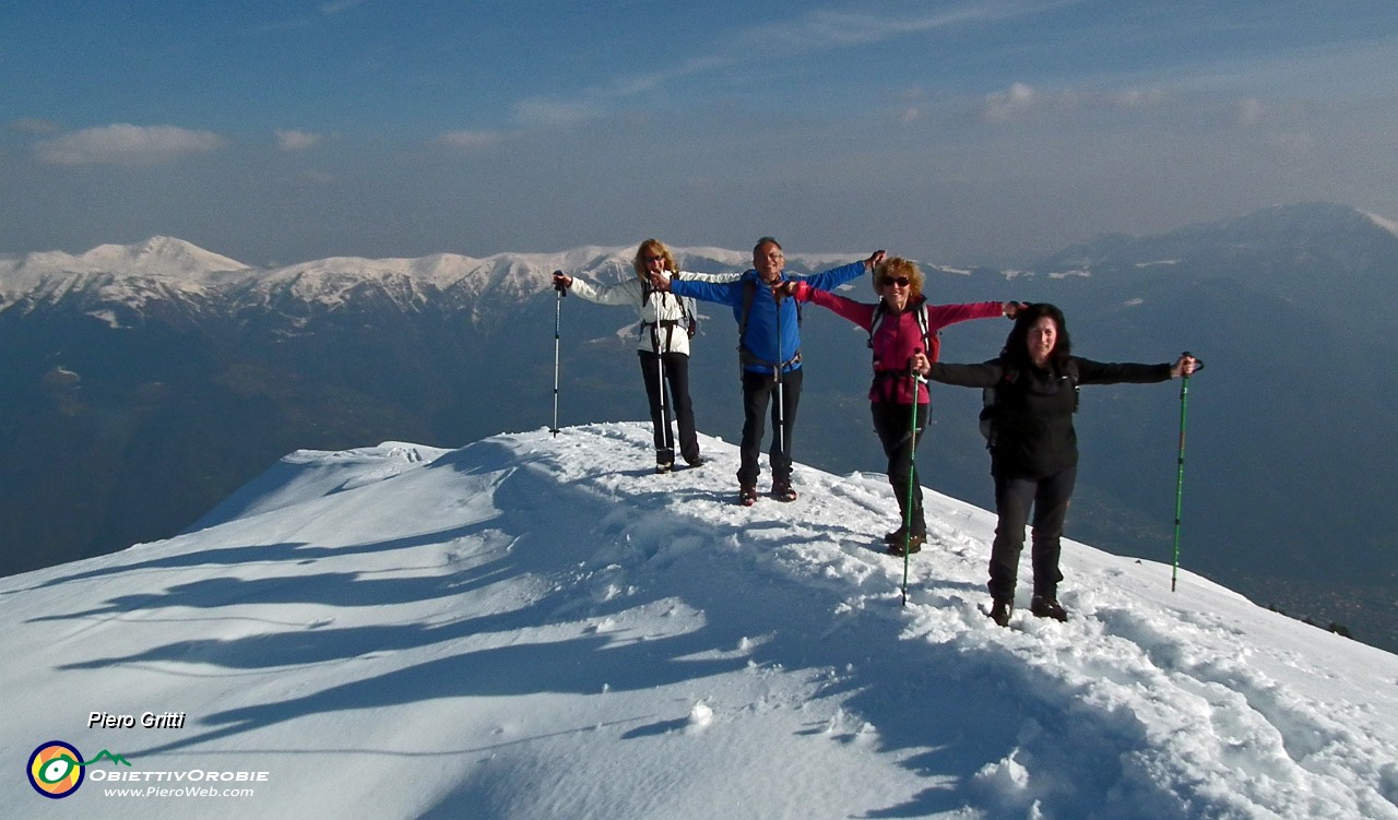 01 Monte Pora (1880 m) con vista verso Mt. Campione.JPG